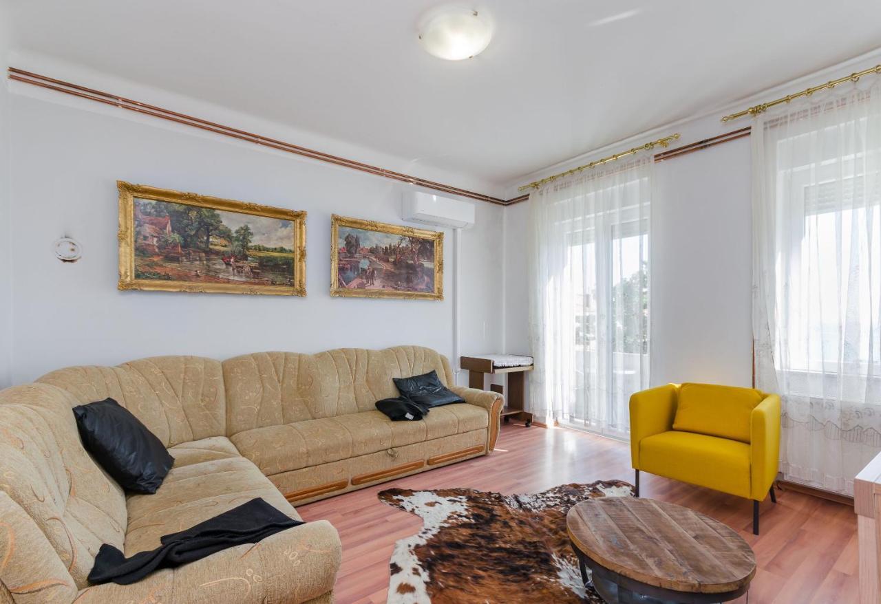 Apartments Andrijana Rijeka Bagian luar foto